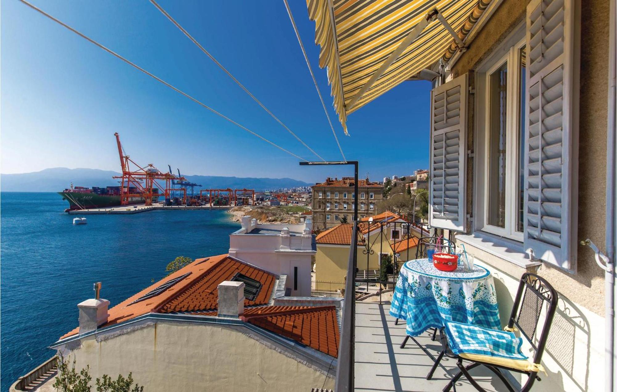 Gorgeous Apartment In Rijeka With Kitchen Exterior foto
